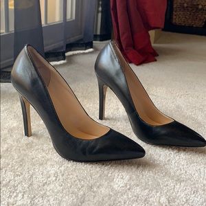 Cathy Jean | Matte Black Classic Pump